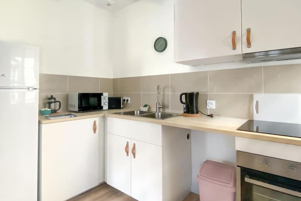Le Cocon Des Halles 3 - Intra Muros - Ac Clim - Wifi Apartment Avignon Exterior photo