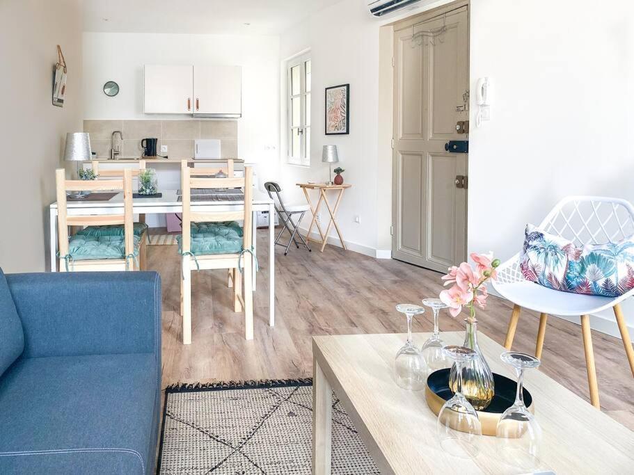 Le Cocon Des Halles 3 - Intra Muros - Ac Clim - Wifi Apartment Avignon Exterior photo